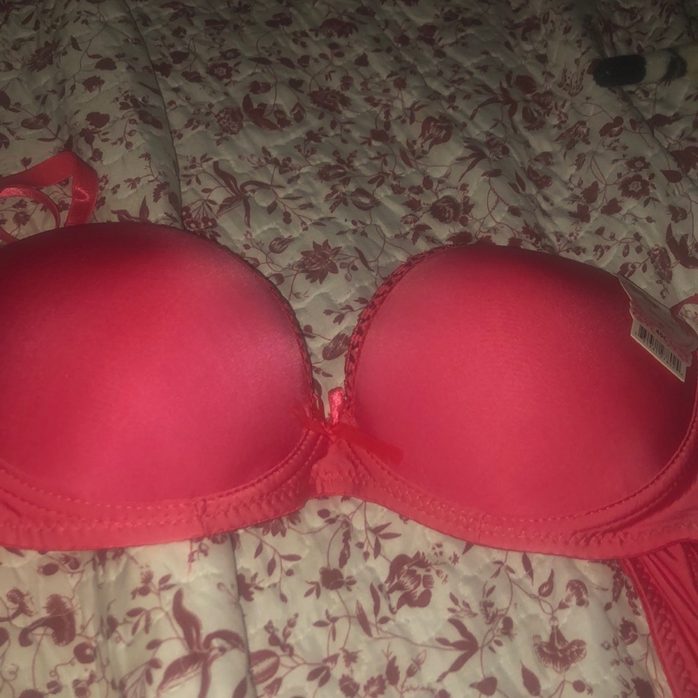 New Bra - Picture 2 of 2